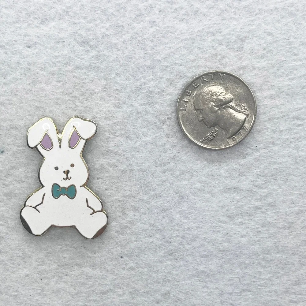 🔮 5/$25 Vintage Easter Bunny‎ Pin
